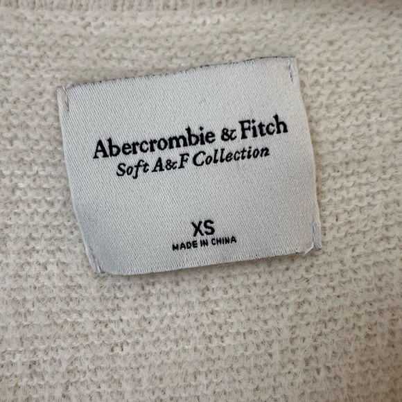 Abercrombie eyelash sweater - Picture 2 of 2